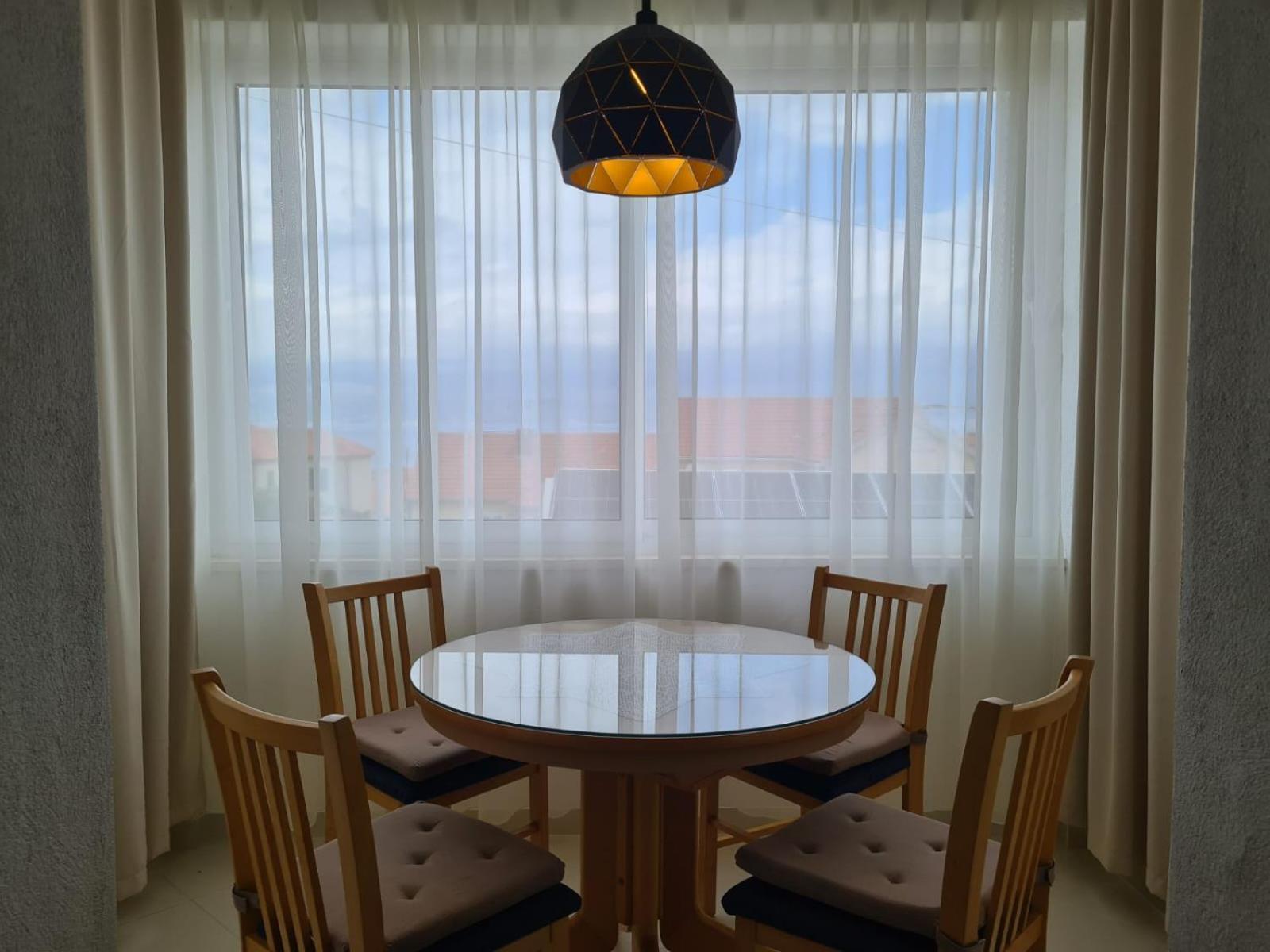 Apartments Jelena Supetar - Four Apartments - A Small House With A Private Yard - Two-Room Apartment With A Sea View - Studio Apartment - Two-Room Apartment With Garden View- Free Parking Exteriör bild