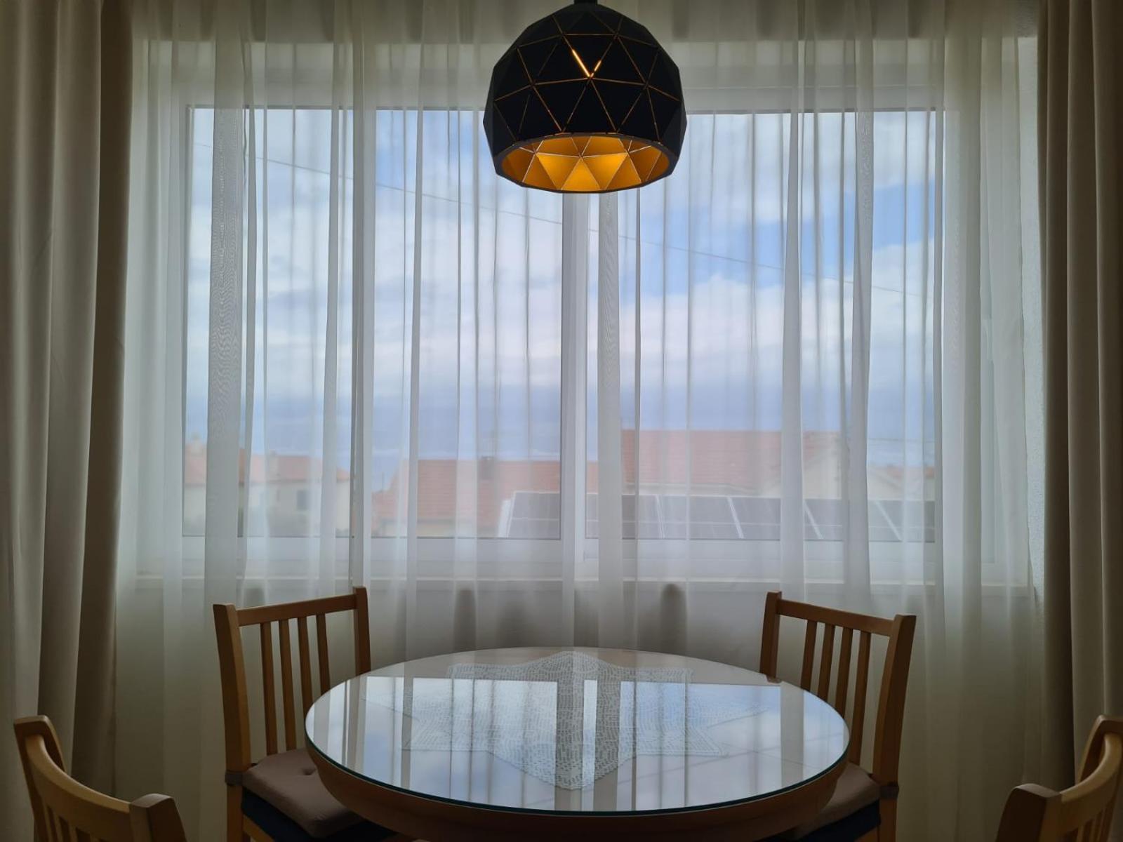 Apartments Jelena Supetar - Four Apartments - A Small House With A Private Yard - Two-Room Apartment With A Sea View - Studio Apartment - Two-Room Apartment With Garden View- Free Parking Exteriör bild