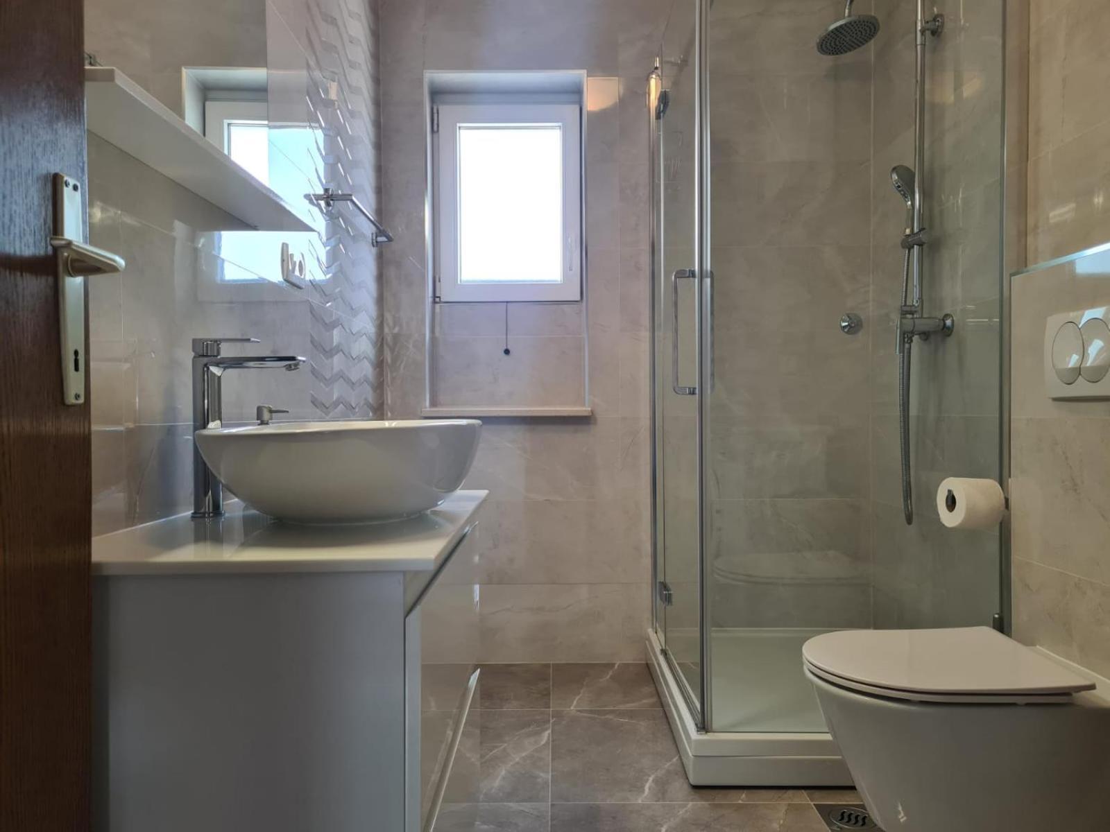 Apartments Jelena Supetar - Four Apartments - A Small House With A Private Yard - Two-Room Apartment With A Sea View - Studio Apartment - Two-Room Apartment With Garden View- Free Parking Exteriör bild
