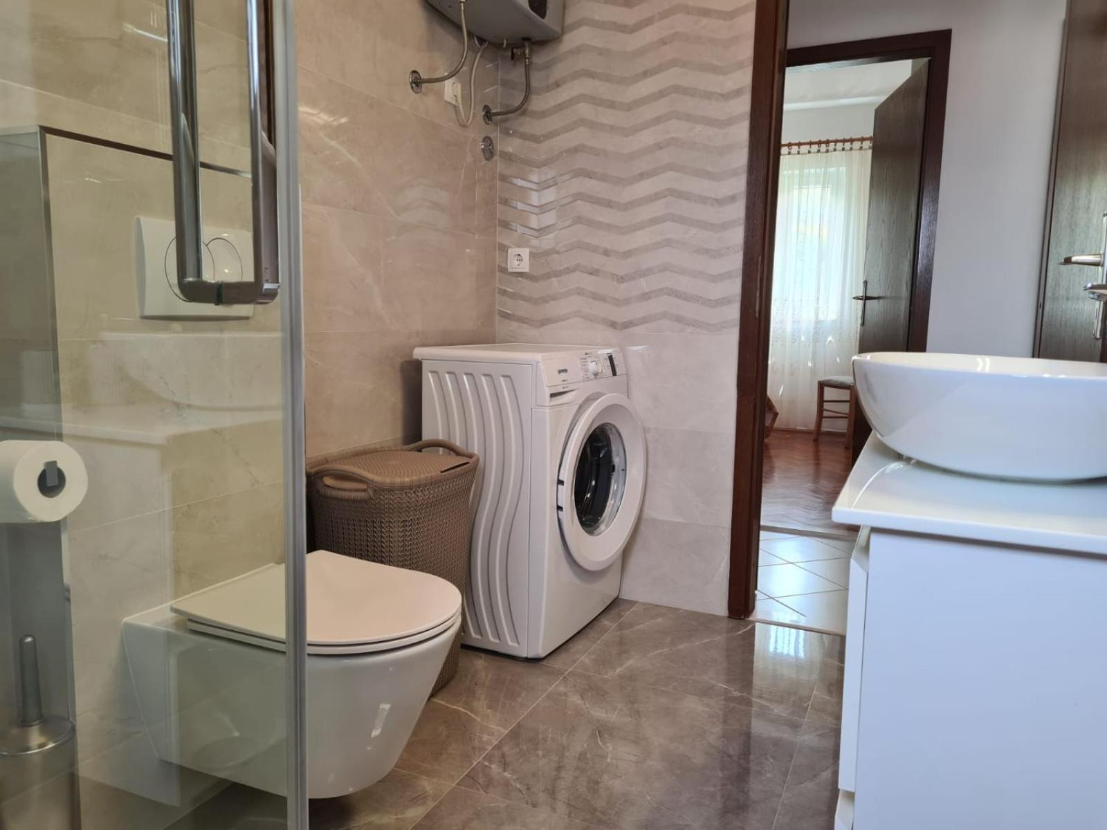 Apartments Jelena Supetar - Four Apartments - A Small House With A Private Yard - Two-Room Apartment With A Sea View - Studio Apartment - Two-Room Apartment With Garden View- Free Parking Exteriör bild