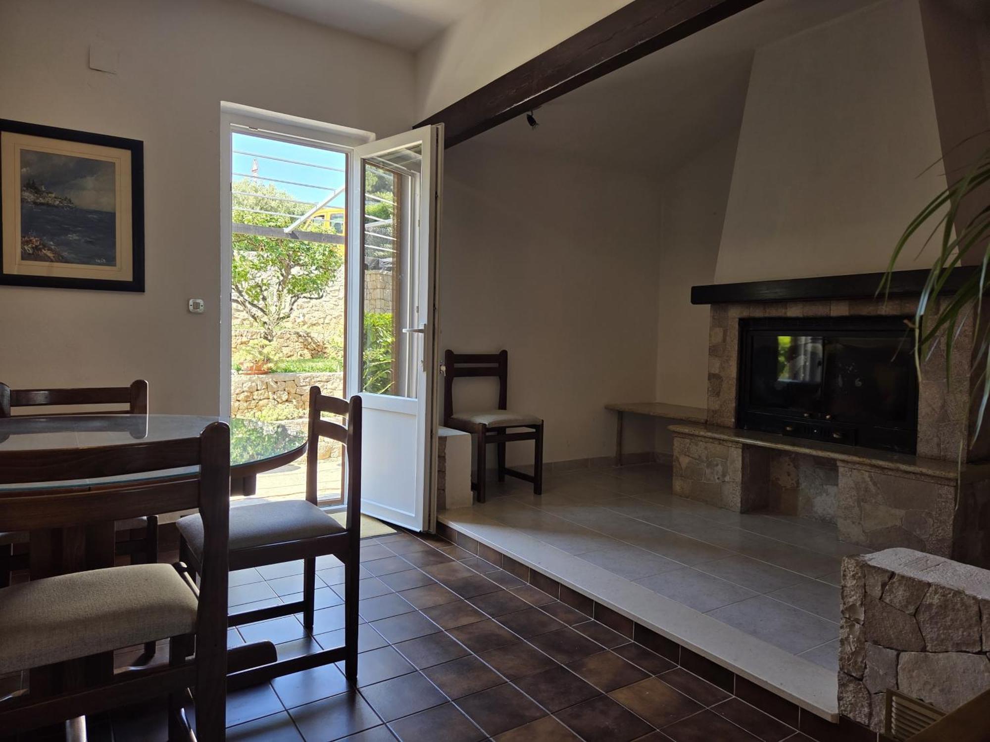Apartments Jelena Supetar - Four Apartments - A Small House With A Private Yard - Two-Room Apartment With A Sea View - Studio Apartment - Two-Room Apartment With Garden View- Free Parking Exteriör bild